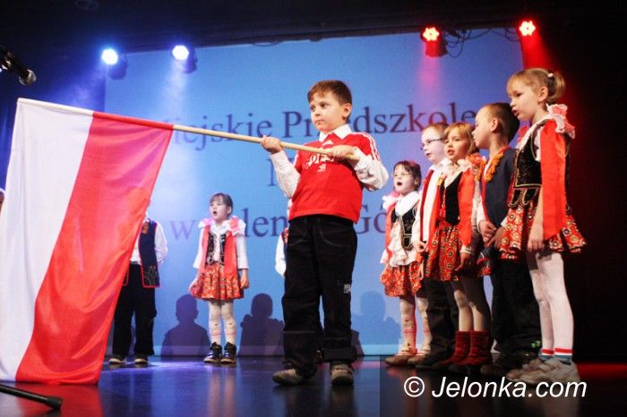 Jelenia Góra: Przedszkolaki wyśpiewały miłość do ojczyzny