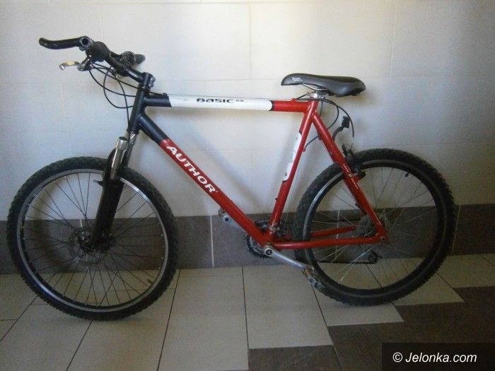 Jelenia Góra: Złodzieje zatrzymani – policja szuka właściciela roweru
