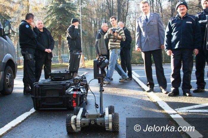 Jelenia Góra: Komisariat na kołach i robot saper dla policji