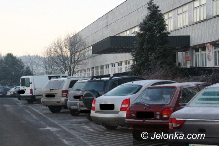 Jelenia Góra: Pracownicy szpitala: w świątecznym „prezencie” płatny parking