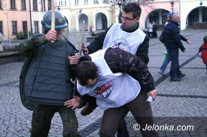 Jelenia Góra: Żywa lekcja ponurej historii na Placu Ratuszowym