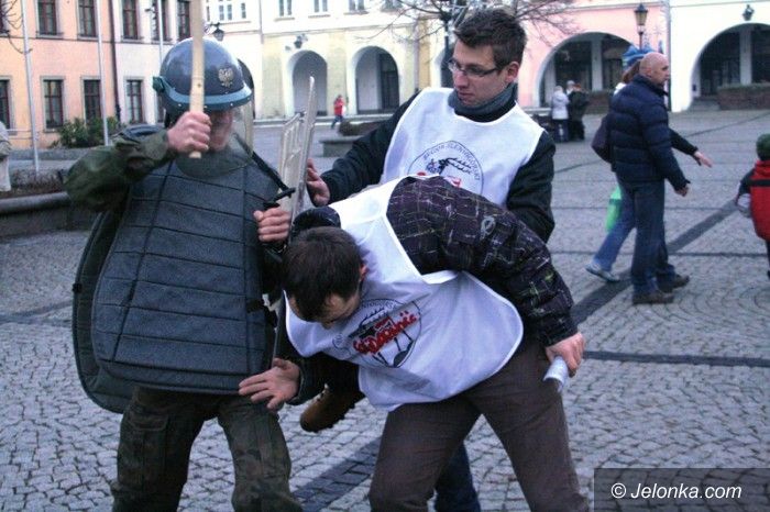 Jelenia Góra: Żywa lekcja ponurej historii na Placu Ratuszowym
