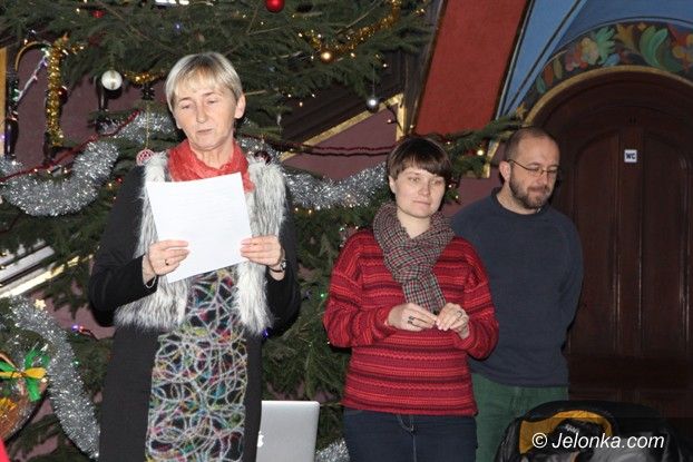 Jelenia Góra: O świątecznych tradycjach na świecie w Jagniątkowie