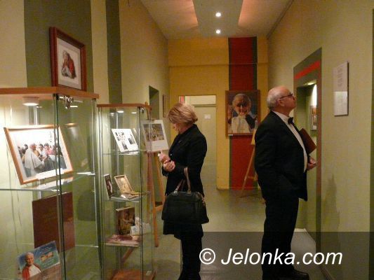 Piechowice: Piechowiczanie o Janie Pawle II na wystawie