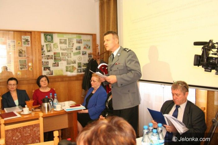 Powiat: Radni powiatu wysłuchali raportu z działalności policji