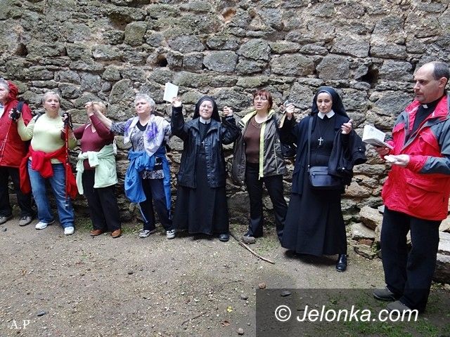 Jelenia Góra: Uczcili kanonizację Jana Pawła II pielgrzymką na Chojnik