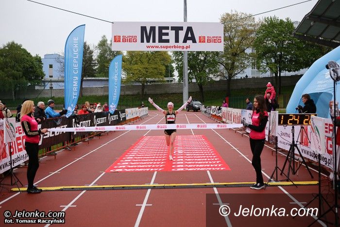 Jelenia Góra: Biegacze z Ukrainy triumfują w Półmaratonie