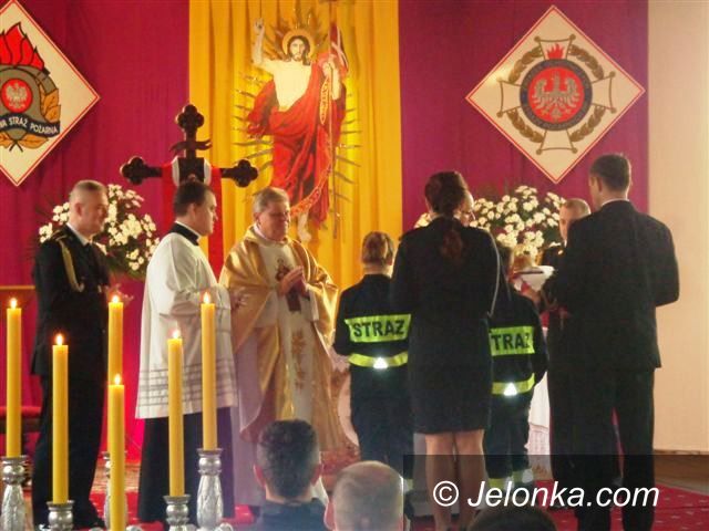 Jelenia Góra/Region: Uroczysta msza z okazji święta strażaków
