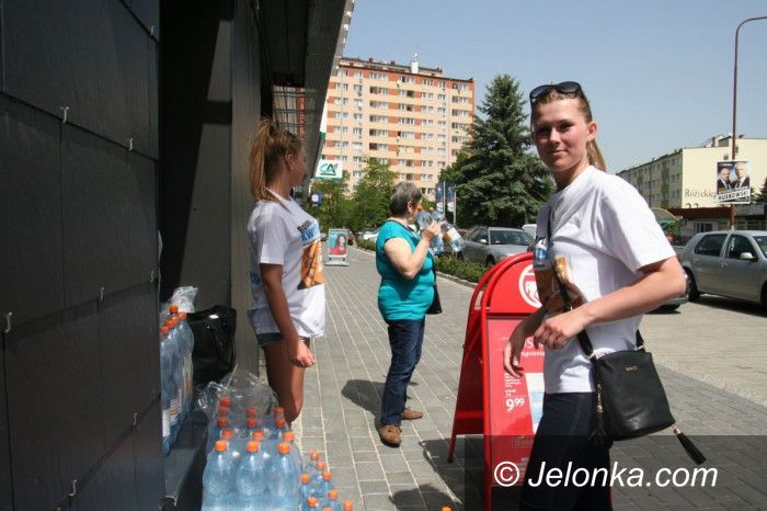 Jelenia  Góra: "Wyborcza" darmowa woda od lidera Europy Plus