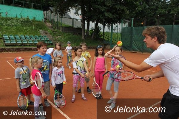 Jelenia Góra: MOS zaprasza na „Wakacje z tenisem”