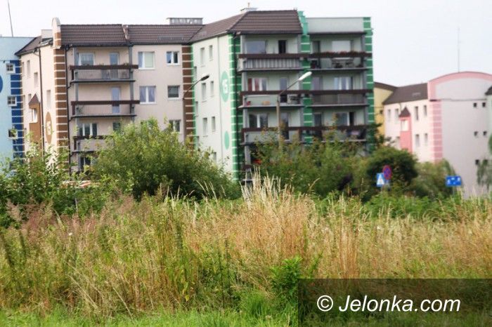 Jelenia Góra: Plac na Zabobrzu z planami na zagospodarowanie