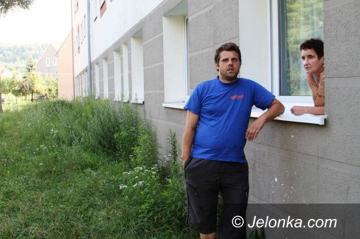 Jelenia Góra: Potrzebne lampy i kamery na Wyczółkowskiego