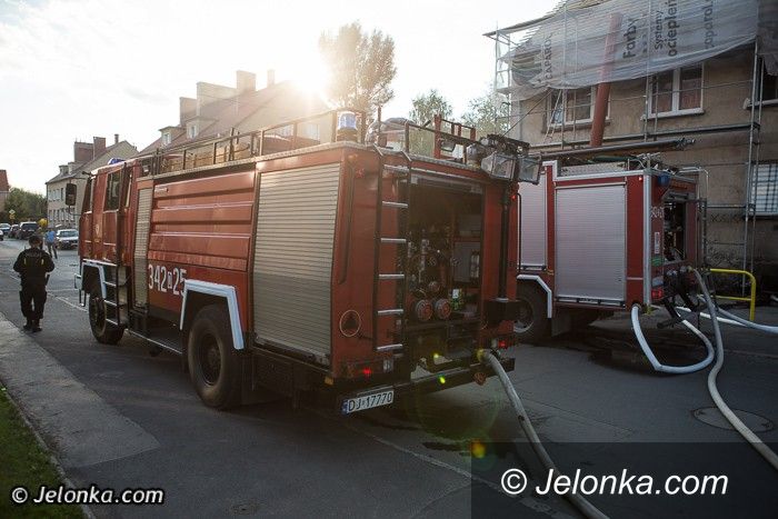 Jelenia Góra: Pożar w budynku mieszkalnym przy Morcinka