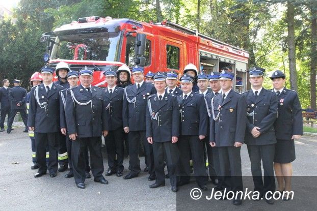 Janowice Wielkie: Nowy wóz strażacki dla OSP w Janowicach Wielkich