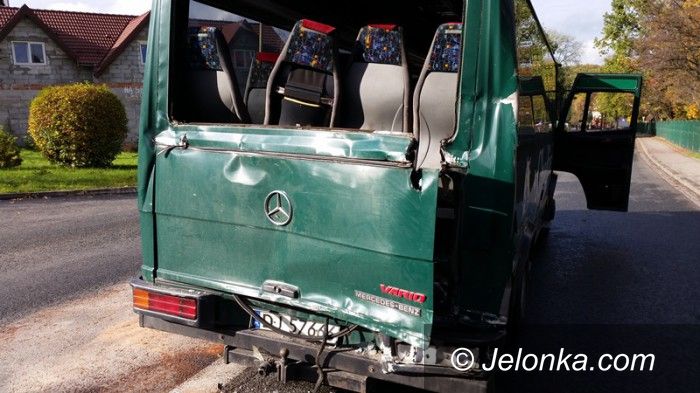 Region: Ciężarówka wjechała w jeleniogórskiego busa z pasażerami