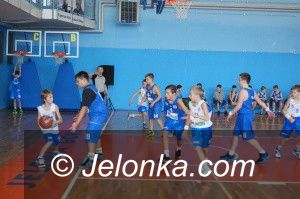 Jelenia Góra: Zwycięska inauguracja mini–koszykarzy Sudetów