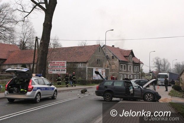 Jelenia Góra: Wypadek w Maciejowej, droga jest nieprzejezdna (Aktualizacja)