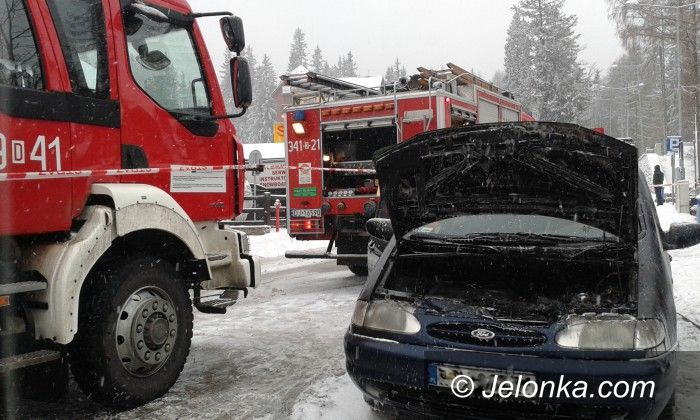 Szklarska Poręba: Płonął samochód w Szklarskiej Porębie