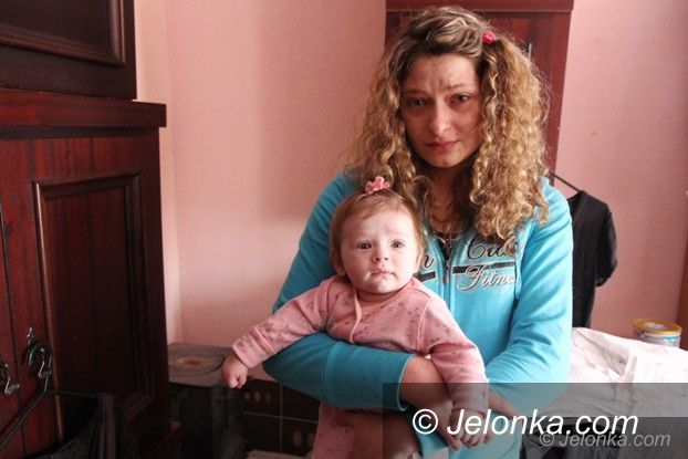 Jelenia Góra: Samotna matka walczy o godne życie dla siebie i córeczki