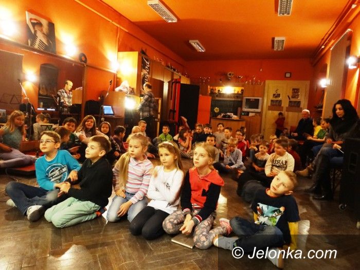 Jelenia Góra: Edukacyjnie i sportowo w drugim tygodniu zimowiska w MDK