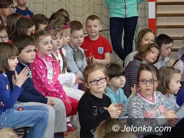 Jelenia Góra: Piękny jubileusz szkoły w Sobieszowie