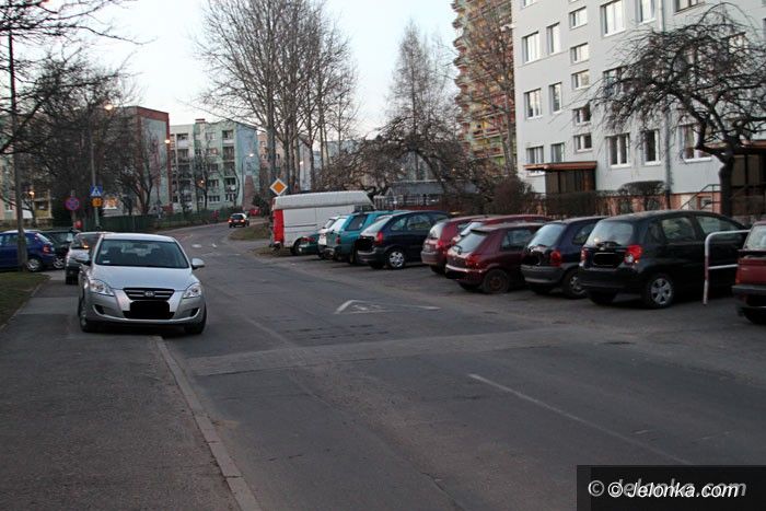 Jelenia Góra: Uwaga! Okradają auta na Karłowicza
