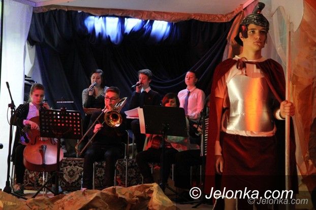 Jelenia Góra: Młodzi artyści z Łomnicy chwycili za serce publiczność