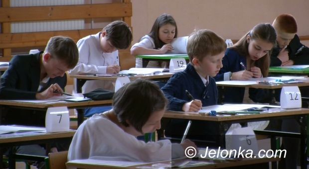 Jelenia Góra: Dziś szóstoklasiści pisali swój pierwszy duży test