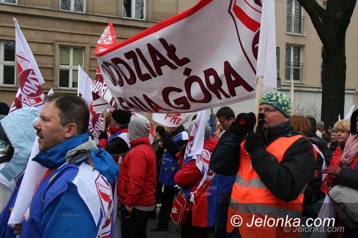 Warszawa/Jelenia Góra: Marsz pod siedzibę rządu z udziałem jeleniogórzan