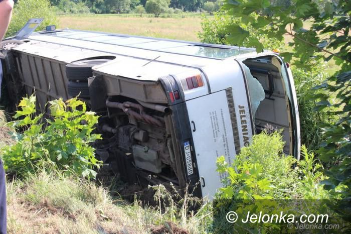 Region: Ranni w wypadku autobusu opuścili szpital