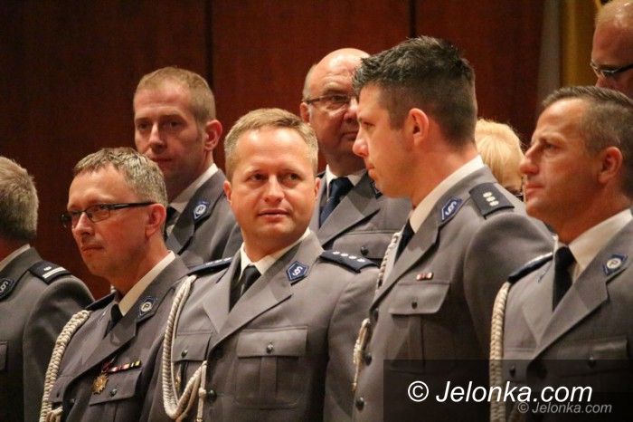 Jelenia Góra: Odznaczenia i awanse policjantom wręczone