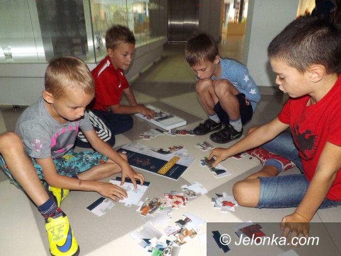 Jelenia Góra: Uczestnicy półkolonii na sportowo zawitali do muzeum