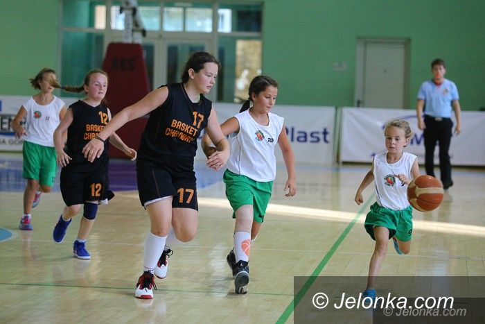 Jelenia Góra: Dziewczynki walczyły w turnieju Jelonek Cup