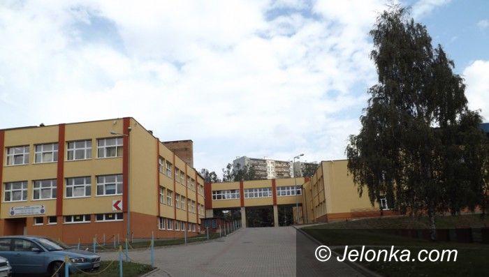 Jelenia Góra: Szkoła Podstawowa nr 11 wreszcie bez witrolitów