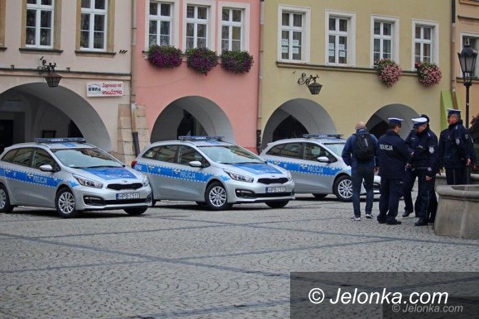 Jelenia Góra: Policjanci mają nowe samochody