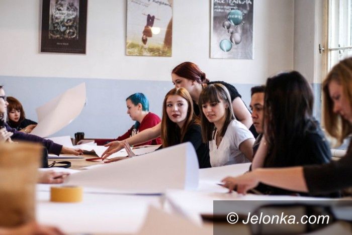 Jelenia Góra: Warsztaty projektowania artystycznego w „Plastyku”