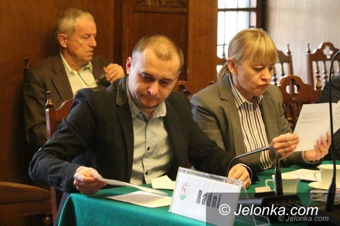 Jelenia Góra: Spokojna i krótka sesja Rady Miejskiej