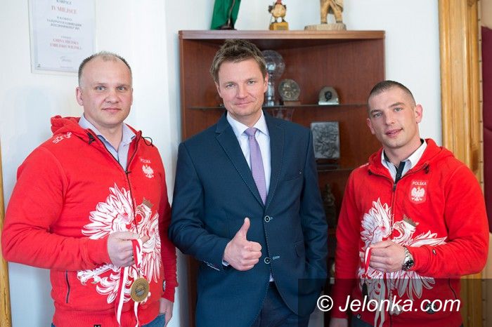 Karpacz: Saneczkarze z wizytą u burmistrza