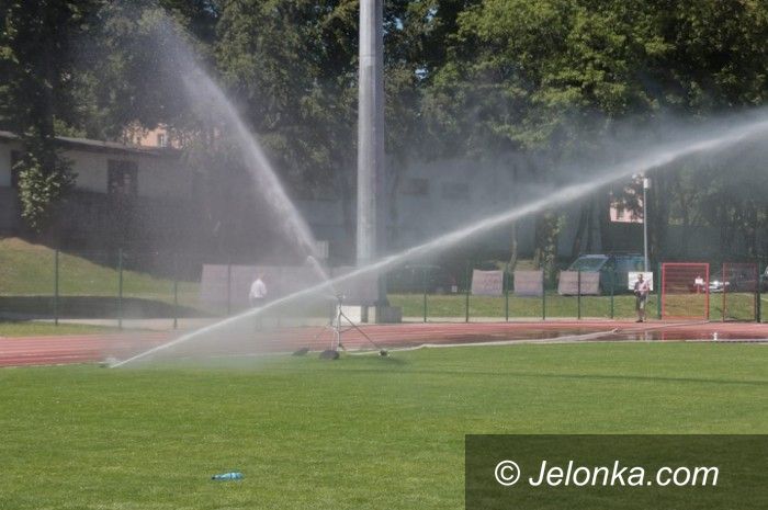 Jelenia Góra: Próba wody na stadionie dała odpowiedź