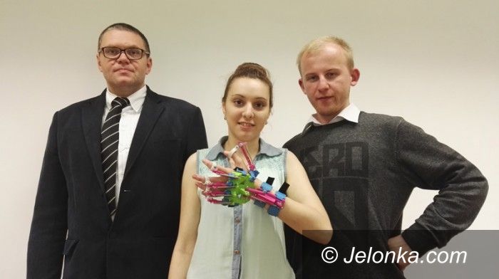Jelenia Góra: Studenci KPSW stworzyli... wspomagacza dłoni