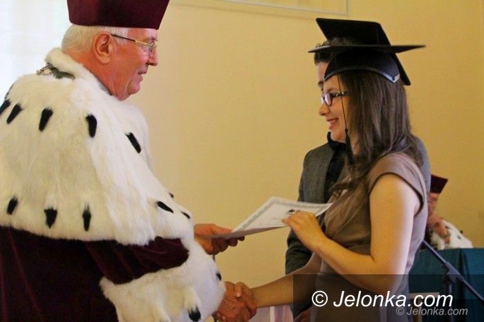 Jelenia Góra: W KPSW absolwenci otrzymali dyplomy