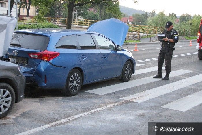 Jelenia Góra: Kolizja na Wolności z udziałem trzech aut