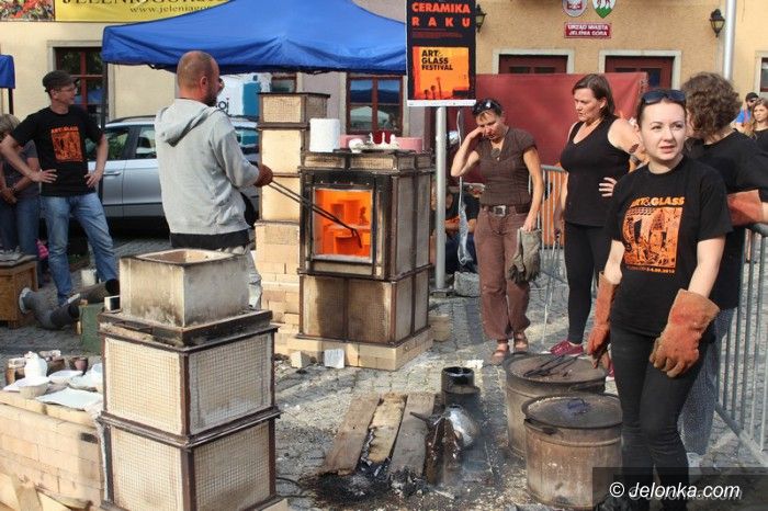 Jelenia Góra: Rzemieślnicy prezentują się na Art&Glass Festiwalu