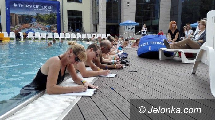 Jelenia Góra: Dyktando w basenie z koncertem na finał