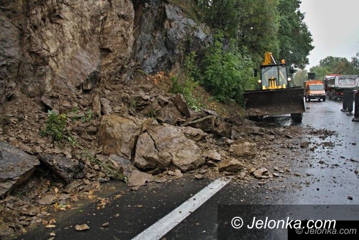 Region: Odłamki skalne osunęły się na drogę w Rybnicy