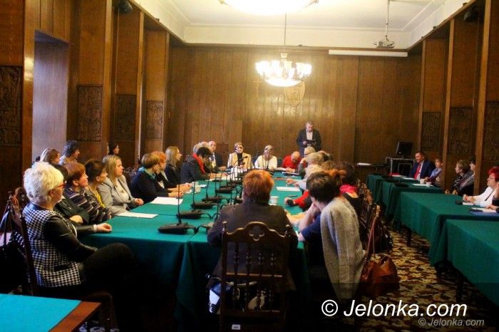 Jelenia Góra: Komisja oświaty wsłuchała się w głosy księgowych