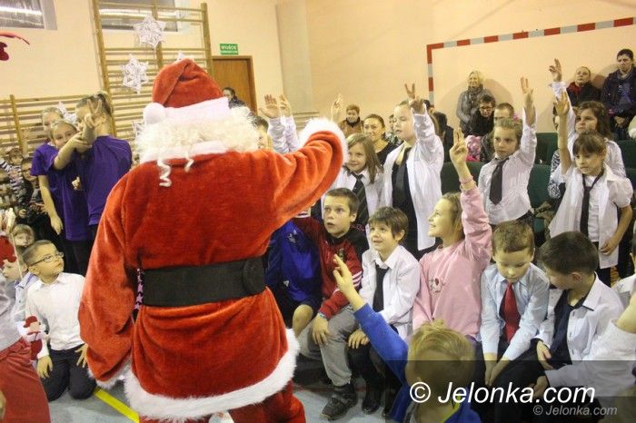 Jelenia Góra: Mikołajkowa zabawa dzieci i rodziców