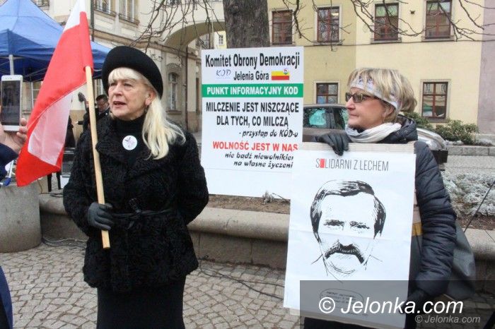 Jelenia Góra: Kolejna demonstracja KOD–u za nami