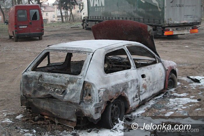 Jelenia Góra: Kolejne podpalenie samochodu