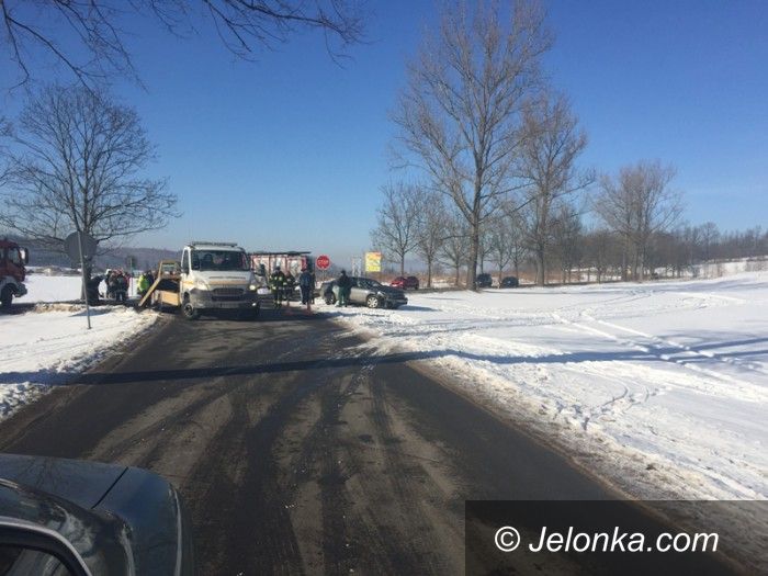 Region: Zderzenie dwóch samochodów w Łomnicy